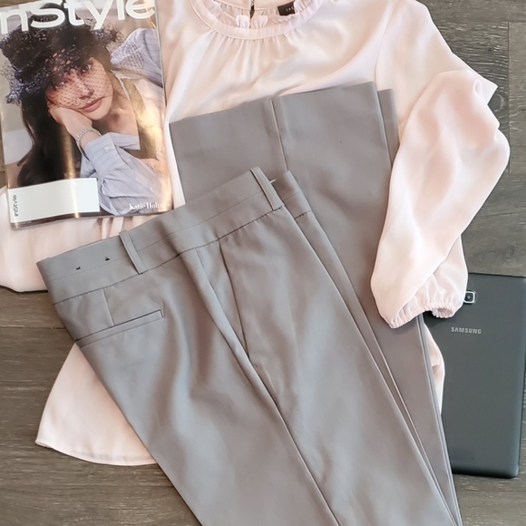 2/$15 [Banana Republic] Grey Martin Fit Flare Pants - Picture 3 of 10